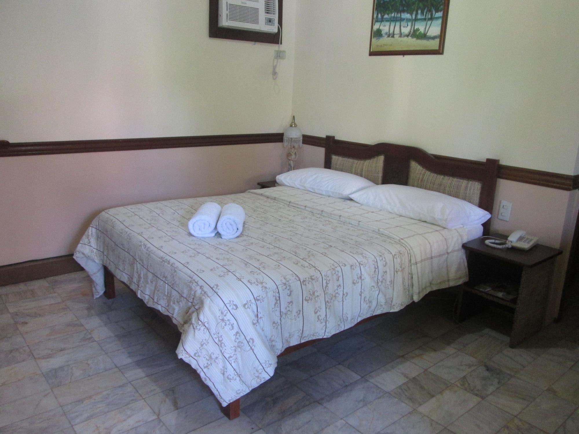 Tonglen Beach Resort Balabag  Buitenkant foto