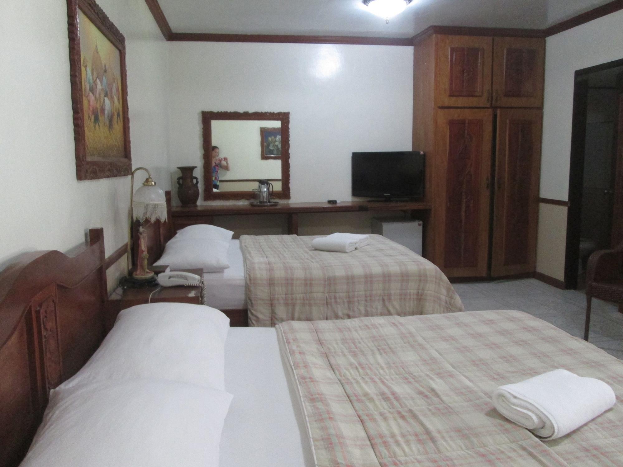 Tonglen Beach Resort Balabag  Buitenkant foto