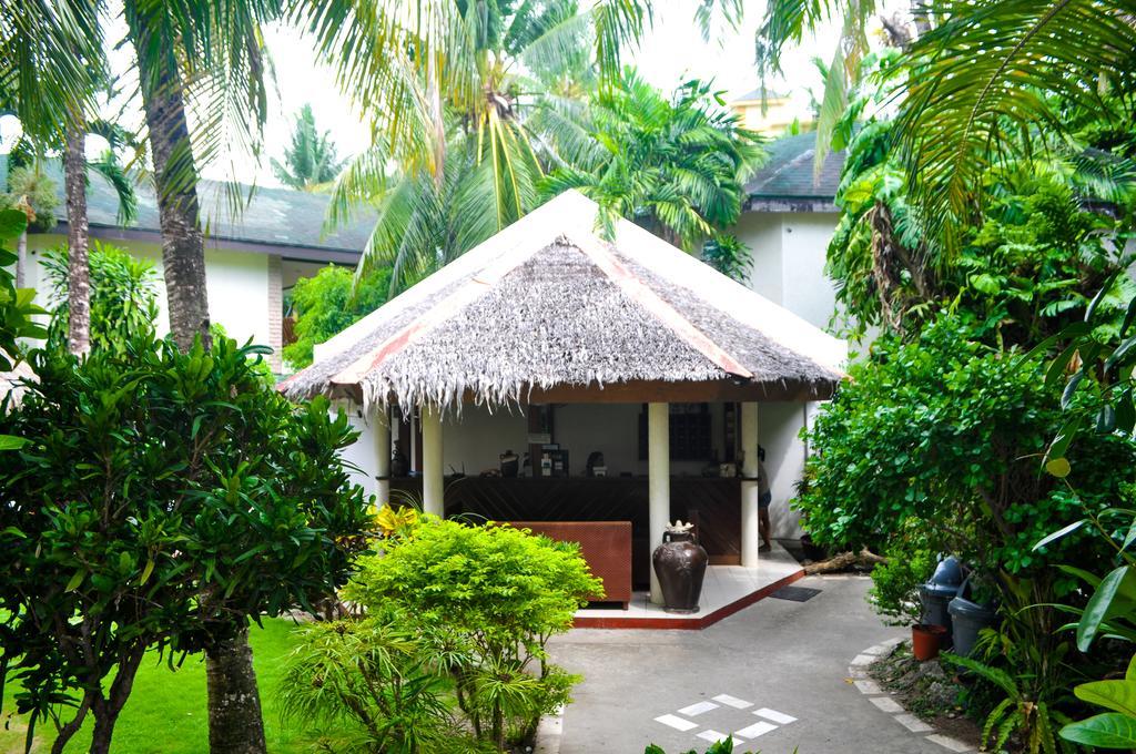 Tonglen Beach Resort Balabag  Buitenkant foto